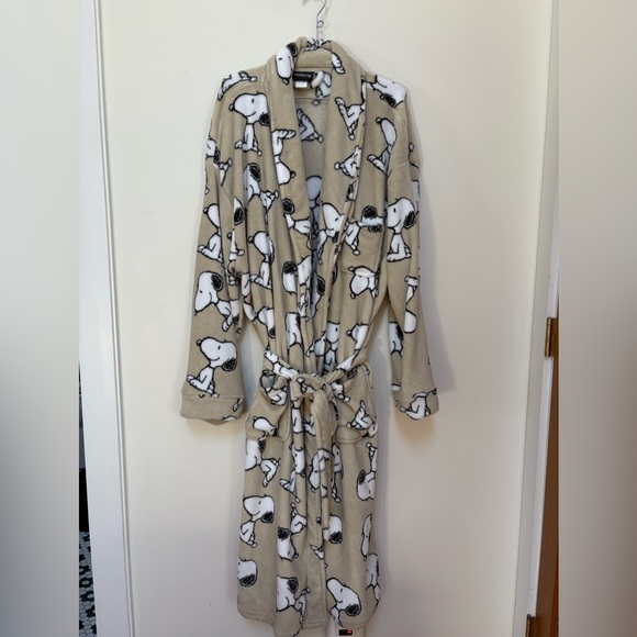 NWOT Urban Outfitters Peanuts Snoopy Pattern Robe One Size - Picture 8 of 15